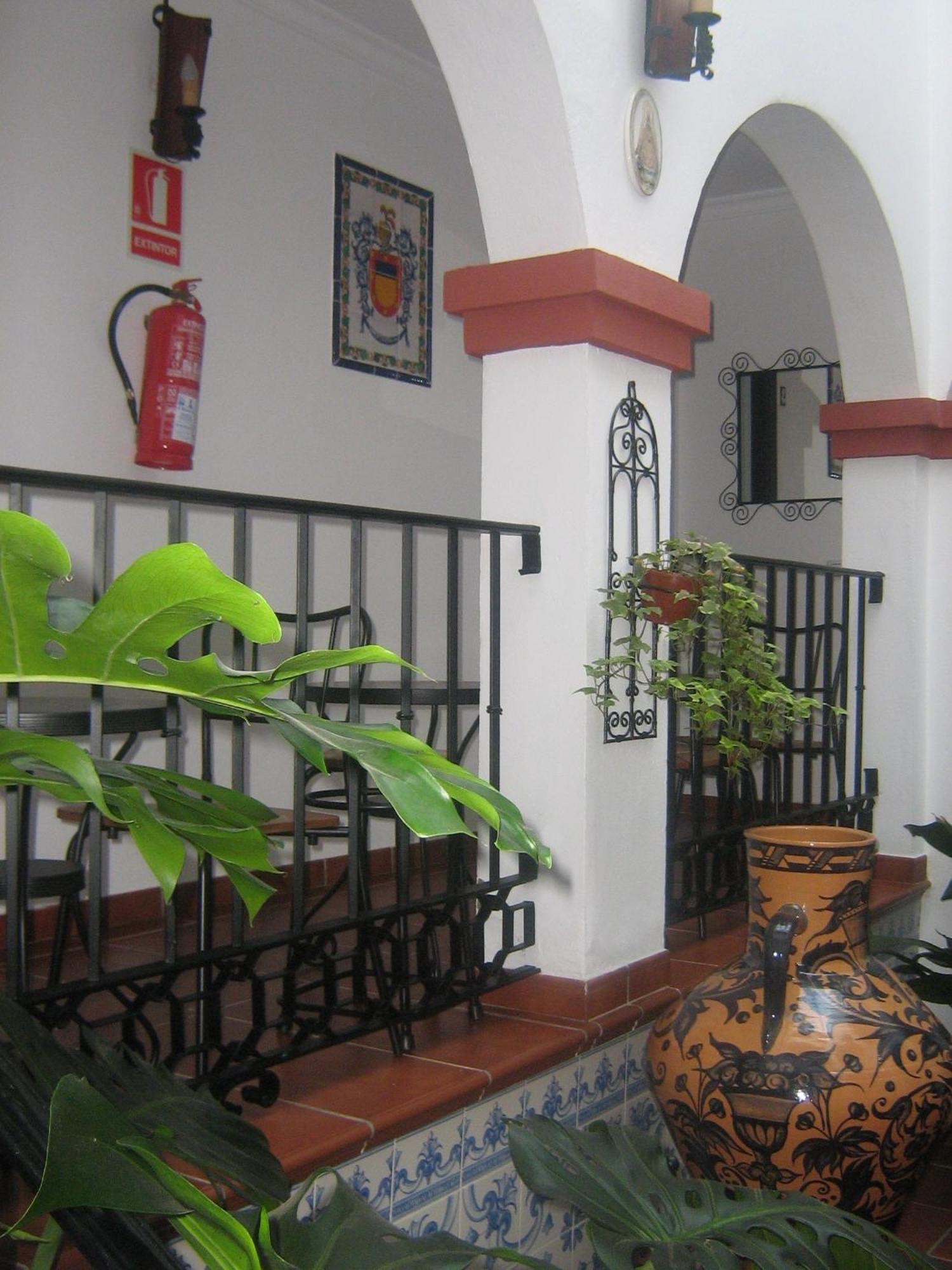 Apartamentos Turisticos Casa Cantillo Carmona  Ngoại thất bức ảnh